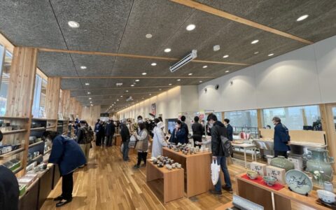 道の駅なみえ（地場産品販売施設）